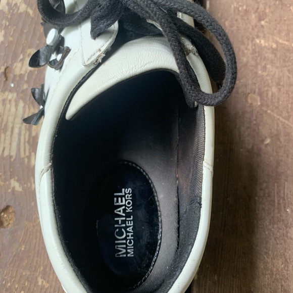 Michael Kors Lola Womens Black and White Casual Sneaker Size 8 - Picture 3 of 11